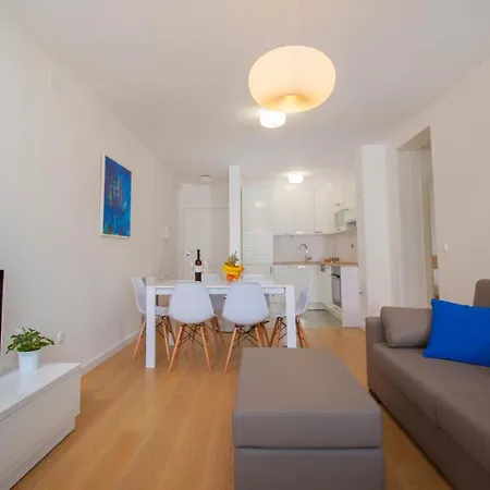 Mt City Apartments Makarska Exterior photo