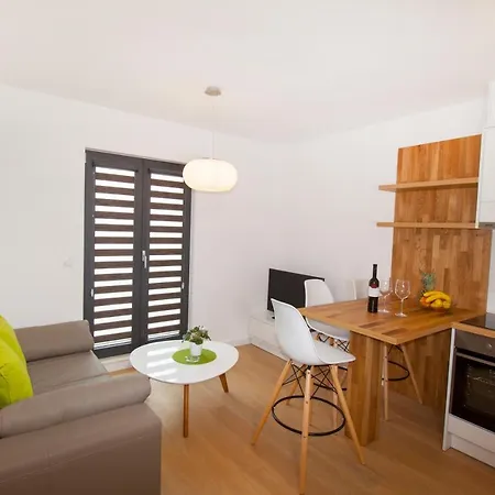 Mt City Apartments Makarska Exterior photo