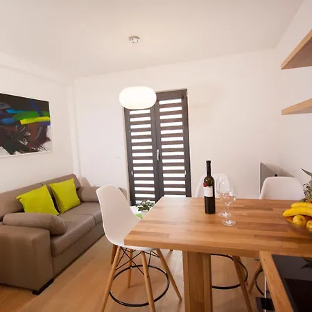 Mt City Apartments Makarska Exterior photo