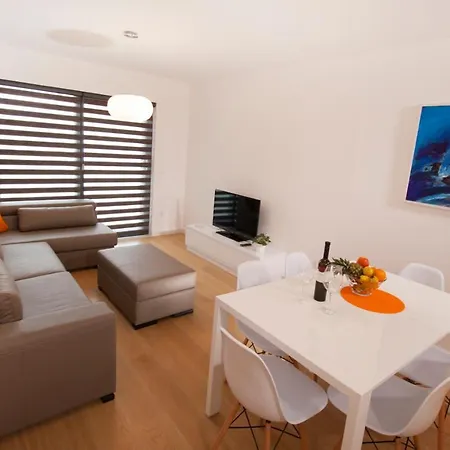 Mt City Apartments Makarska Exterior photo