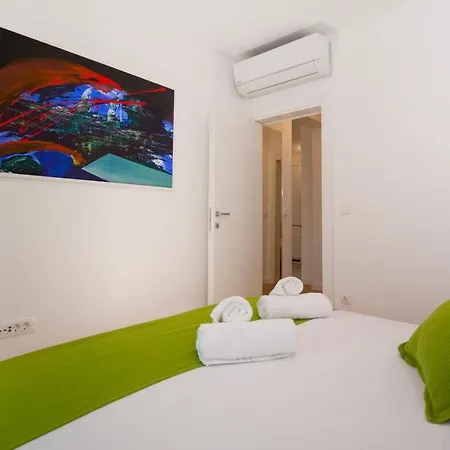 Mt City Apartments Makarska Exterior photo