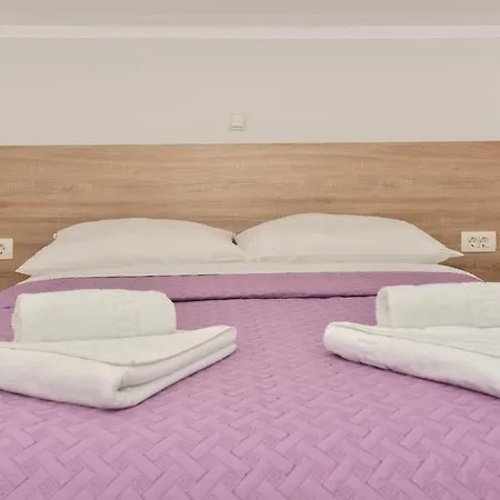 Mt City Apartments Makarska Exterior photo