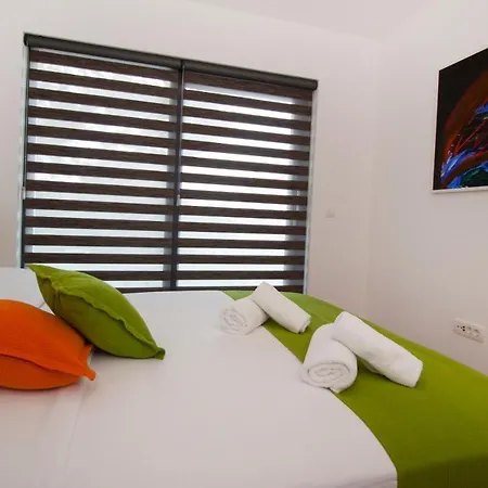 Mt City Apartments Makarska Exterior photo